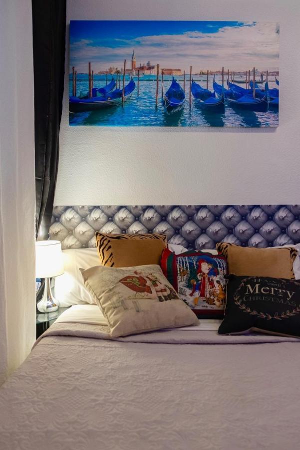 Bed and Breakfast La Reina De Gran Via - Parking Tph Madrid Exterior foto