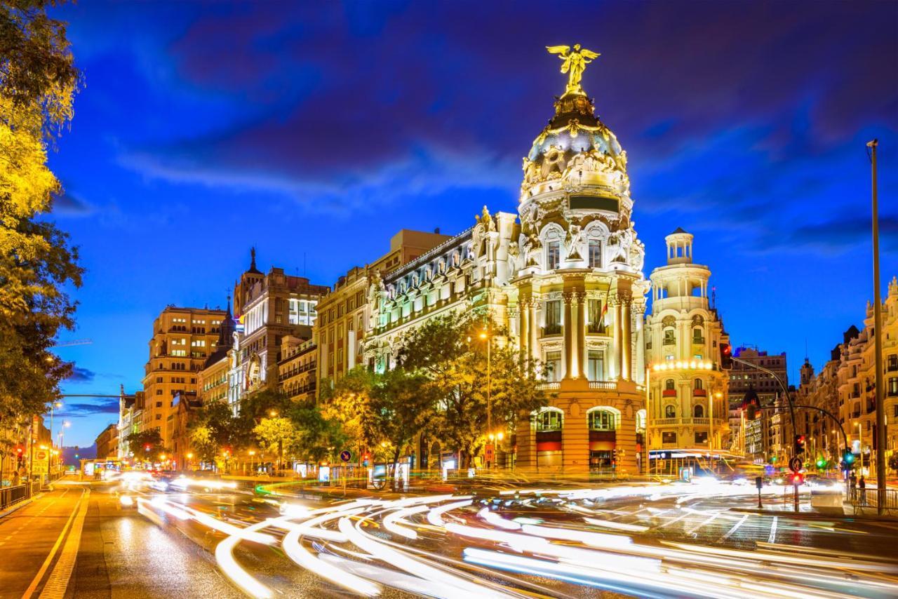 Bed and Breakfast La Reina De Gran Via - Parking Tph Madrid Exterior foto