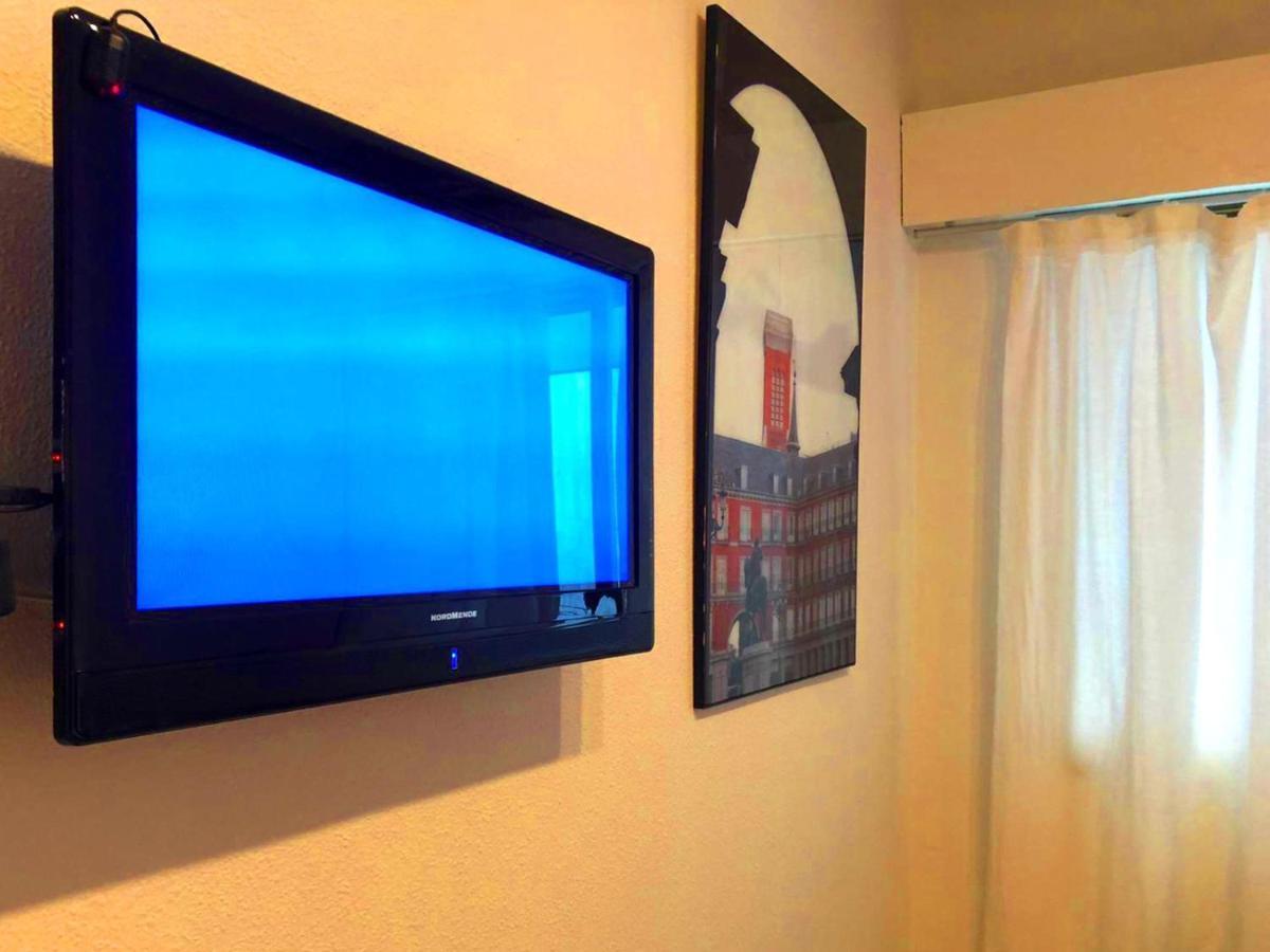 Bed and Breakfast La Reina De Gran Via - Parking Tph Madrid Exterior foto