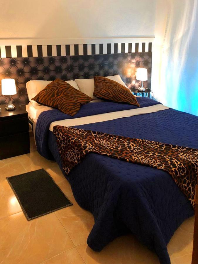 Bed and Breakfast La Reina De Gran Via - Parking Tph Madrid Exterior foto